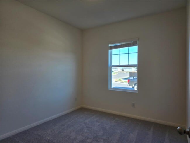 Photo - 109 Rother Pl
