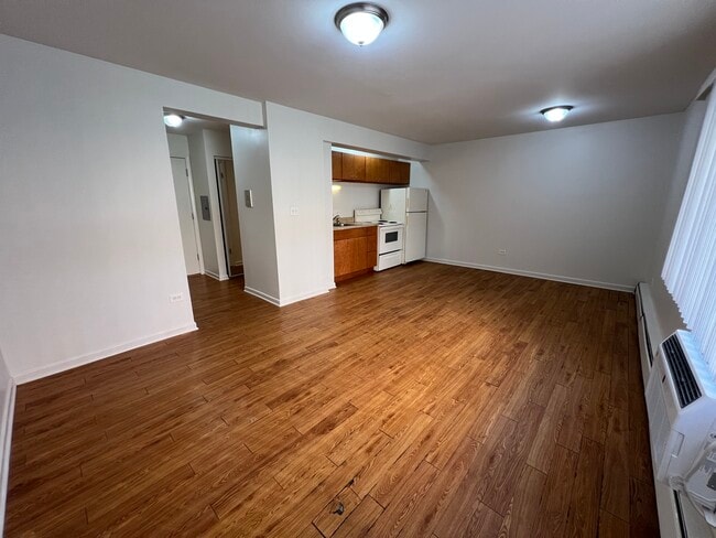 Building Photo - 6008 N Winthrop Ave Unit G2