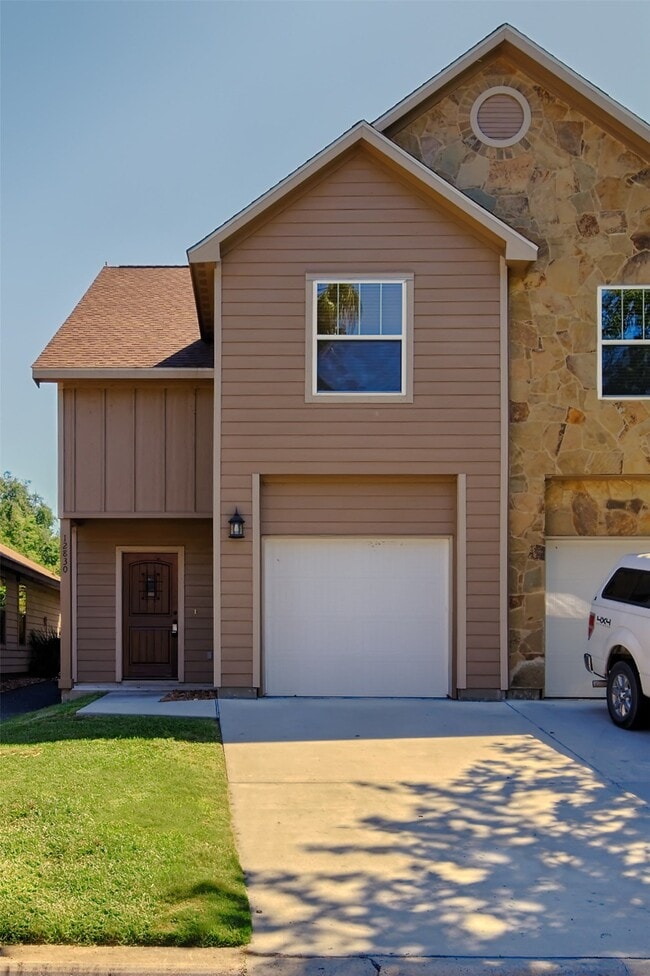 Building Photo - 12960 Orion Ct E