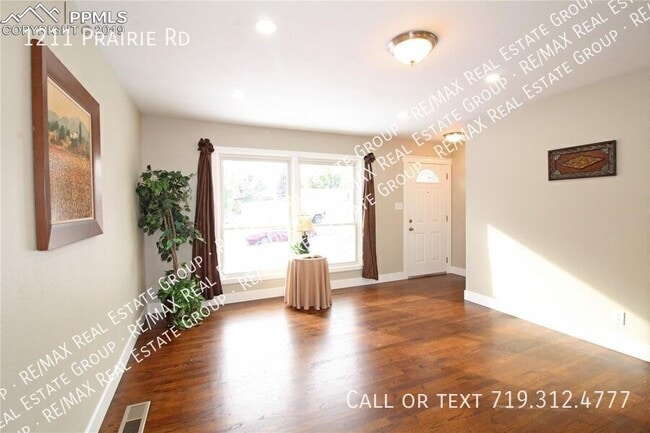 Photo - 1211 Prairie Rd