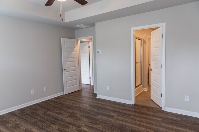 Photo - 4 Bed 2.5 Bath home in Gainesville! Retrea...