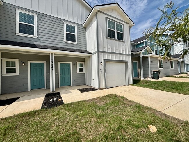 Photo - Brand New 3 Bd 2.5 Full Bath Townhouse Near UTSA & LaCantera
