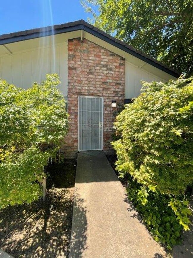 Photo - 2 Bedroom Condo Walking Distance to Downtown Elk Grove and Elk Grove Park