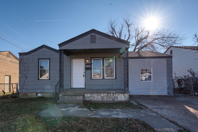Building Photo - 3112 Cashion Pl