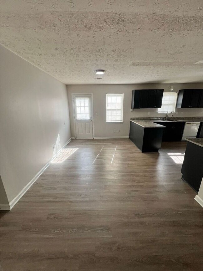 Photo - READY NOW!!! Beautiful 3 bedroom 2 bath HOME in Snellville!