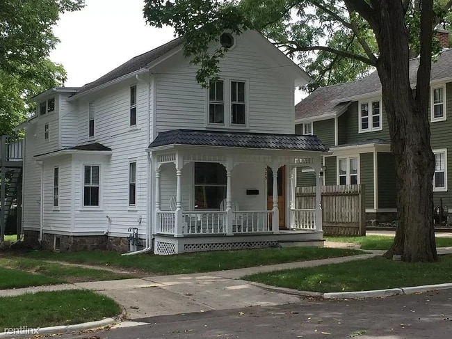 Photo - 525 6th Street
