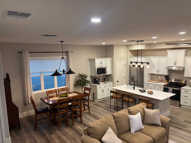 Comedor compartido - 451 Dowitcher Walk