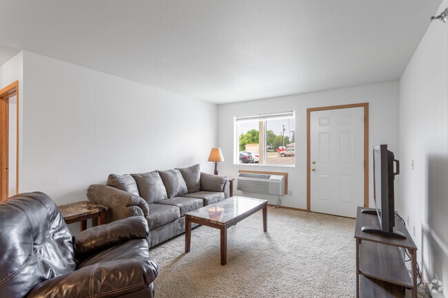 2BR, 2BA - 1,102SF