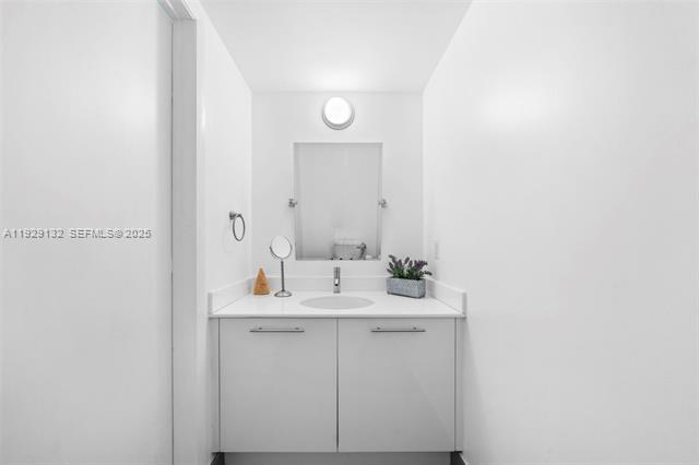 Photo - 92 SW 3rd St Unidad 4610