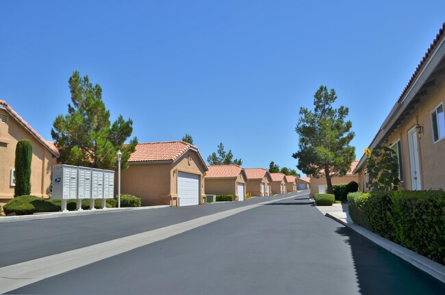 Desert Breeze Apartments - Desert Breeze Apartments