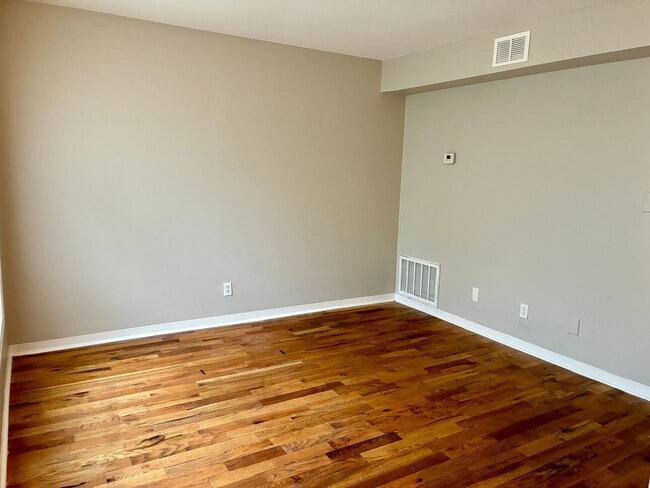 Photo - 2820-2824 Divinity Unidad 2822 Divinity Lane