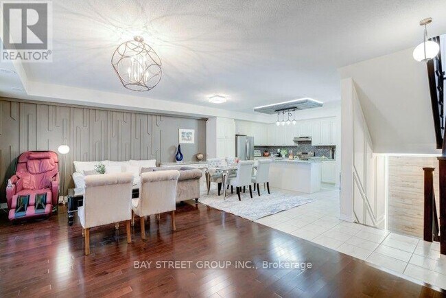 Photo - 121 Luzon Ave