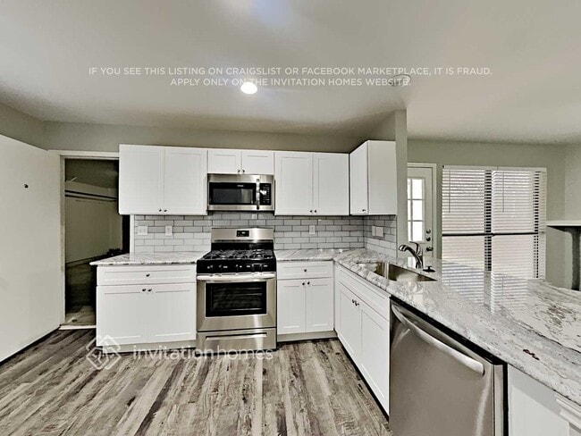 Photo - 649 Lake Bluff Dr