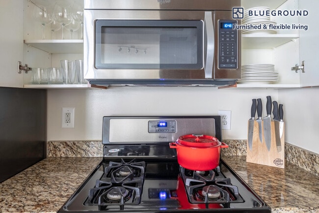 Photo - 2400 M St NW Unidad FL2-ID172