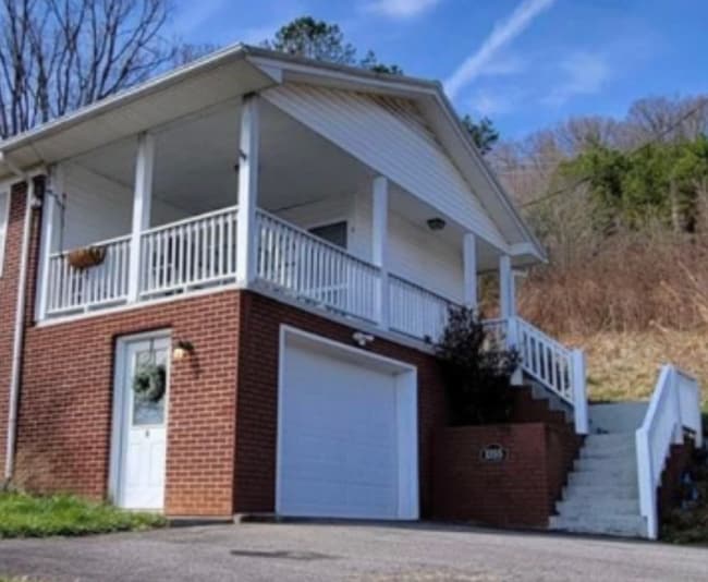 Photo - 1355 N Main St