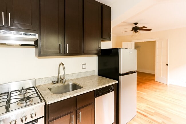 Photo - 4742 N Hermitage Ave Unit 502