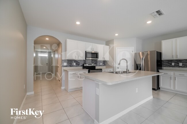 Photo - 709 Kindred Ln