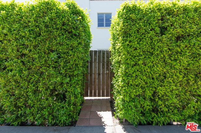 Photo - 7714 Rosewood Ave Unit 7728