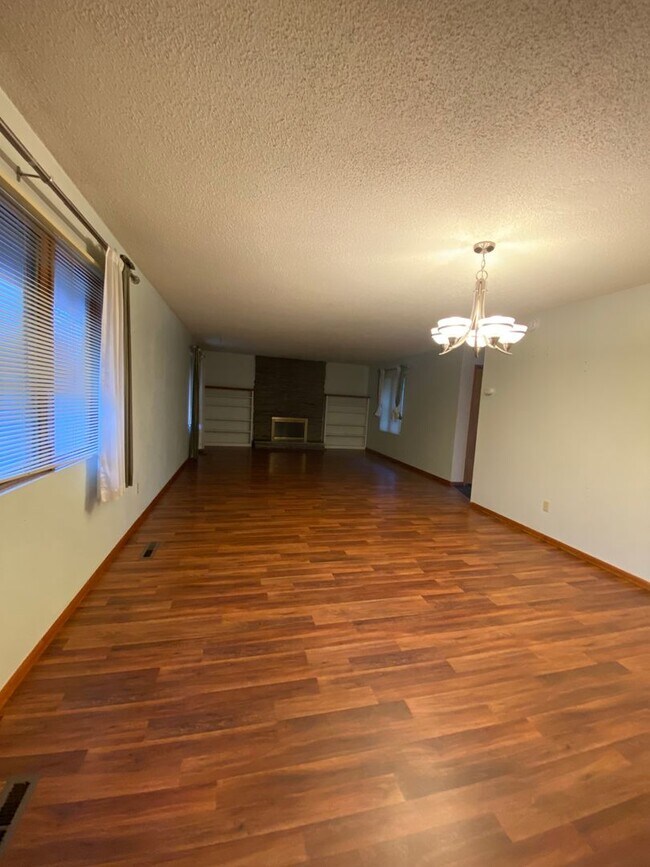 Photo - Large 2640 sq. ft. Single Family Home for Rent! - 4 Bedroom, 2 Bathroom Located in Cheney!