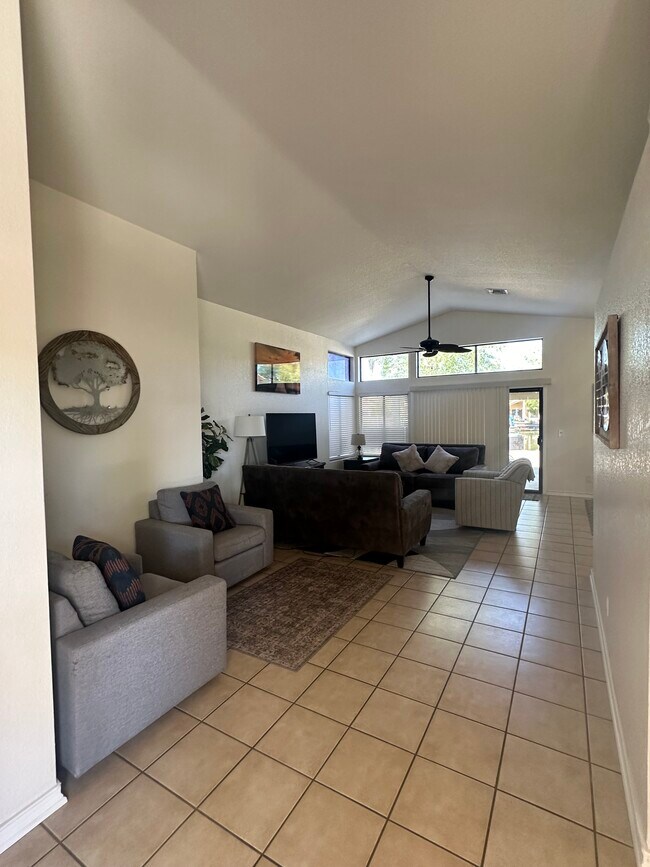 Photo - 10938 W Poinsettia Dr