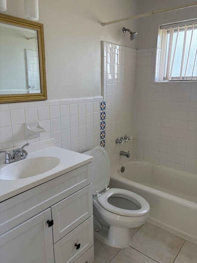 Photo - 370 SW 1st St Unidad 370