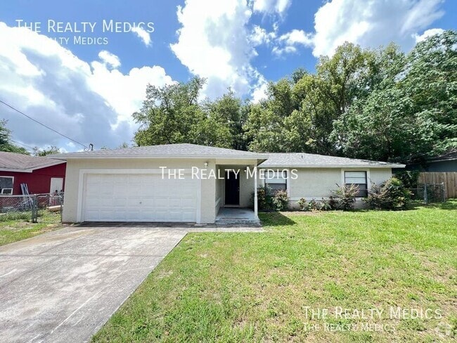 Building Photo - 109 E Osceola St Rental
