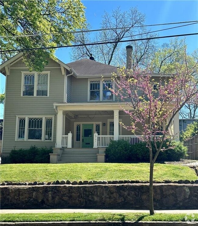 Building Photo - 417 4th St NE Rental