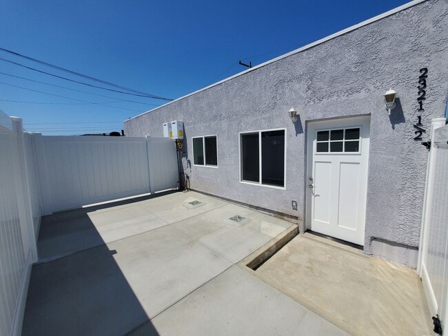 Photo - 2323 Lemon Ave Unit 2323 1/2 B