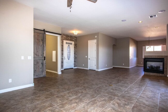 Photo - 4 Bedrooms in Granville