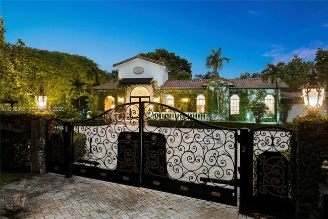 Photo - 12300 Old Cutler Rd