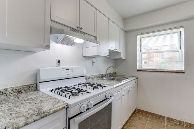 North Ave Apartments