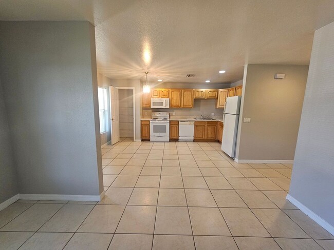 Photo - 215 Ivan Ave S