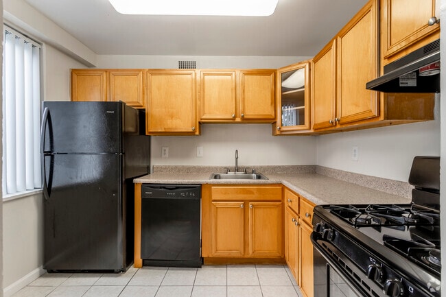3 BR, 1.5 BA - 1,040 SF