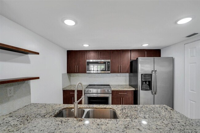 Photo - 4550 SW 68th Ct Unit 54-8