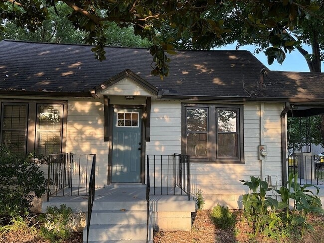 Building Photo - 408 Spence Ln