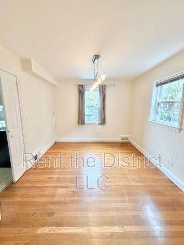 Photo - 3517 Alton Pl NW