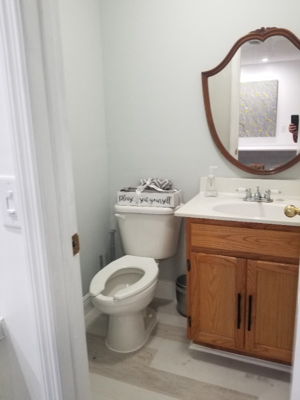 Photo - 1585 Maxwell Ln