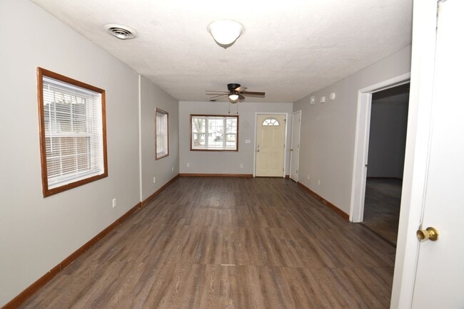 Photo - MIshawaka near Universities and shopping