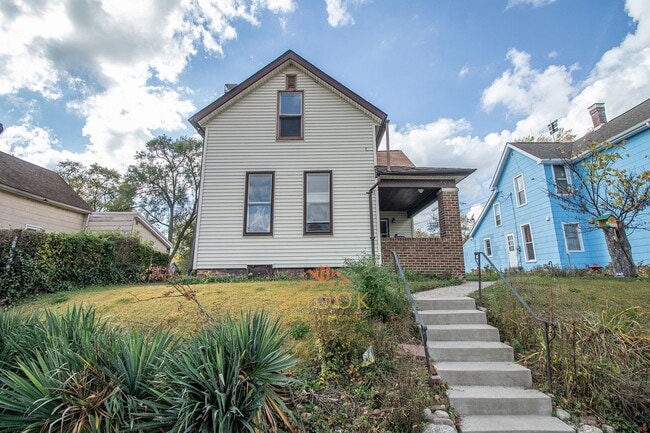 Photo - RENOVATED 3BR/2BA HOME CLOSE TO DOWNTOWN