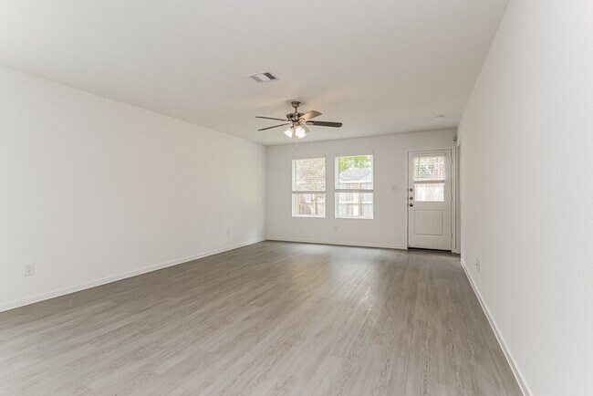 Photo - 1717 Lofty Cedar Ct