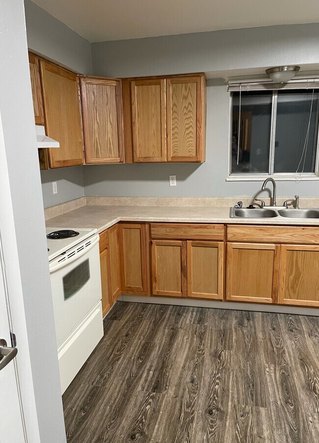 Photo - 1627 W Maple St Condo Unit R