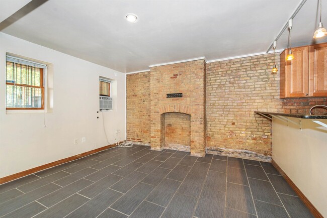 Photo - 45 Monitor St