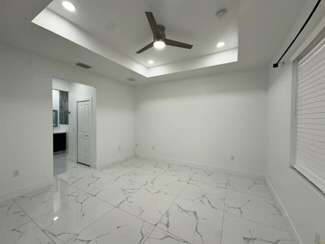 Photo - 325 Paulcrest Ave