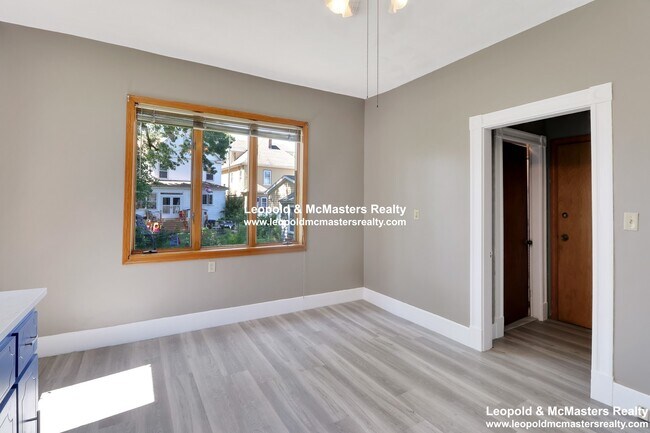 Photo - 288 Pleasant St Unit 1