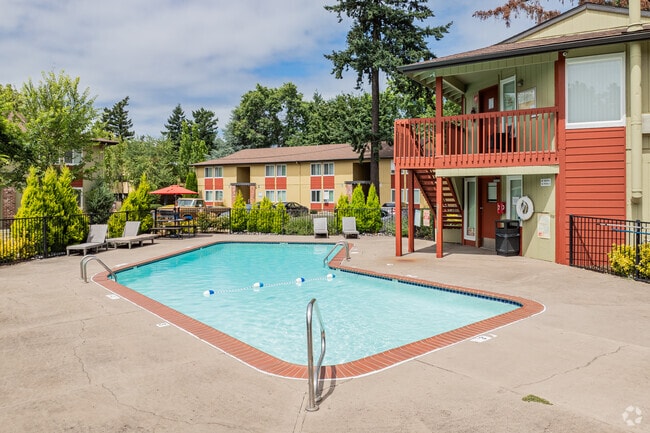 Piscina - Beverly Grove Apartments