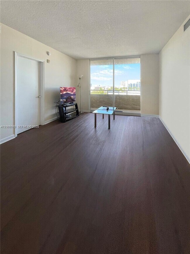 Photo - 18800 NE 29th Ave Unit 502