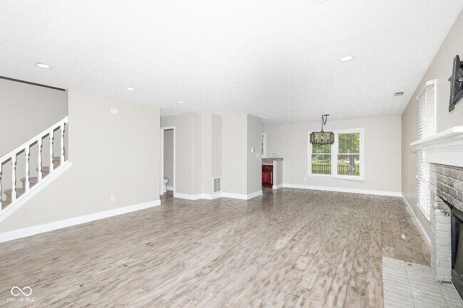 Photo - 9224 Oak Knoll Ln