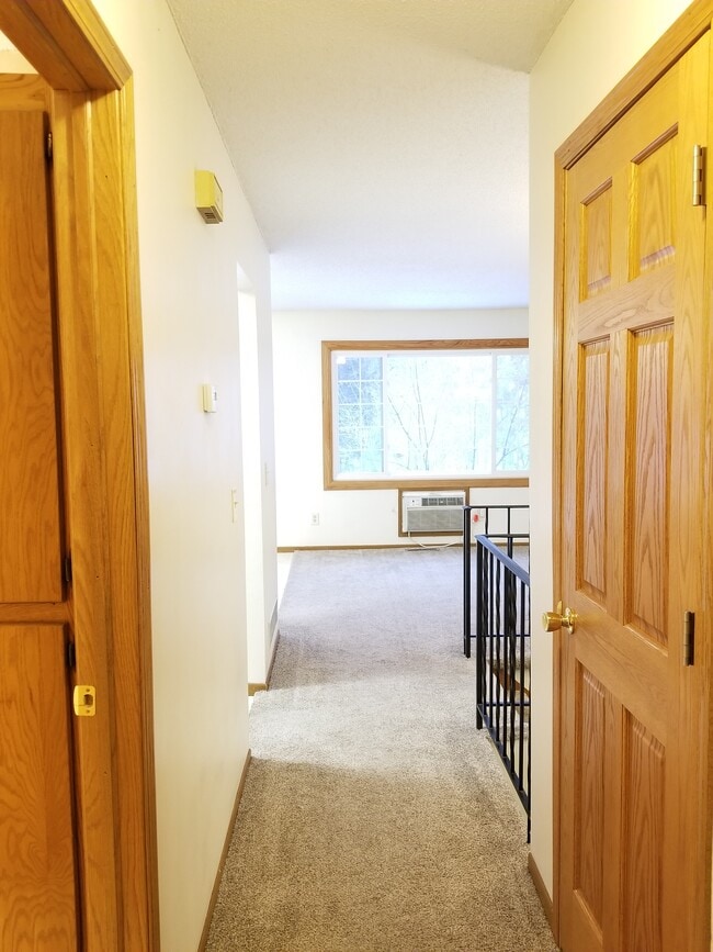 Photo - 220 Leighton Dr