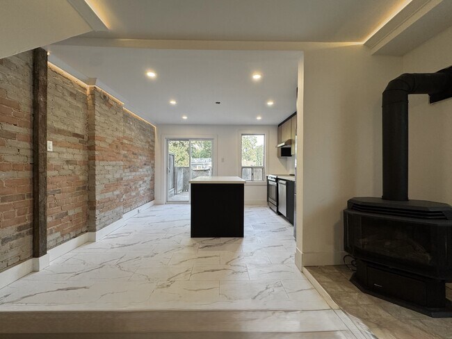 Photo - 25 Firstbrooke Rd Unit 2