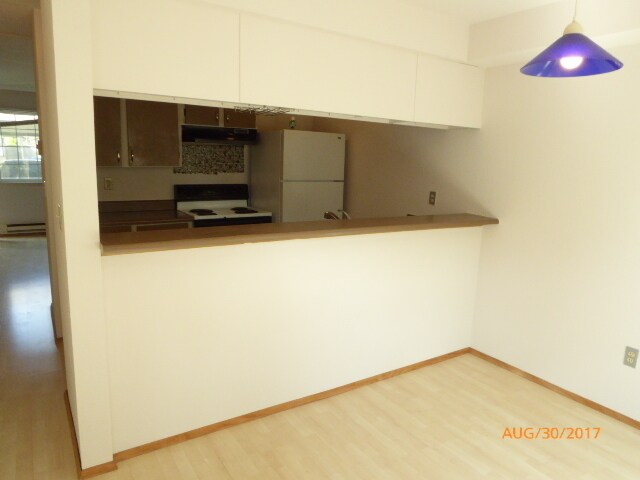 Photo - 1 Bed 1.5 Bath 2 Story Townhome in Hampton...